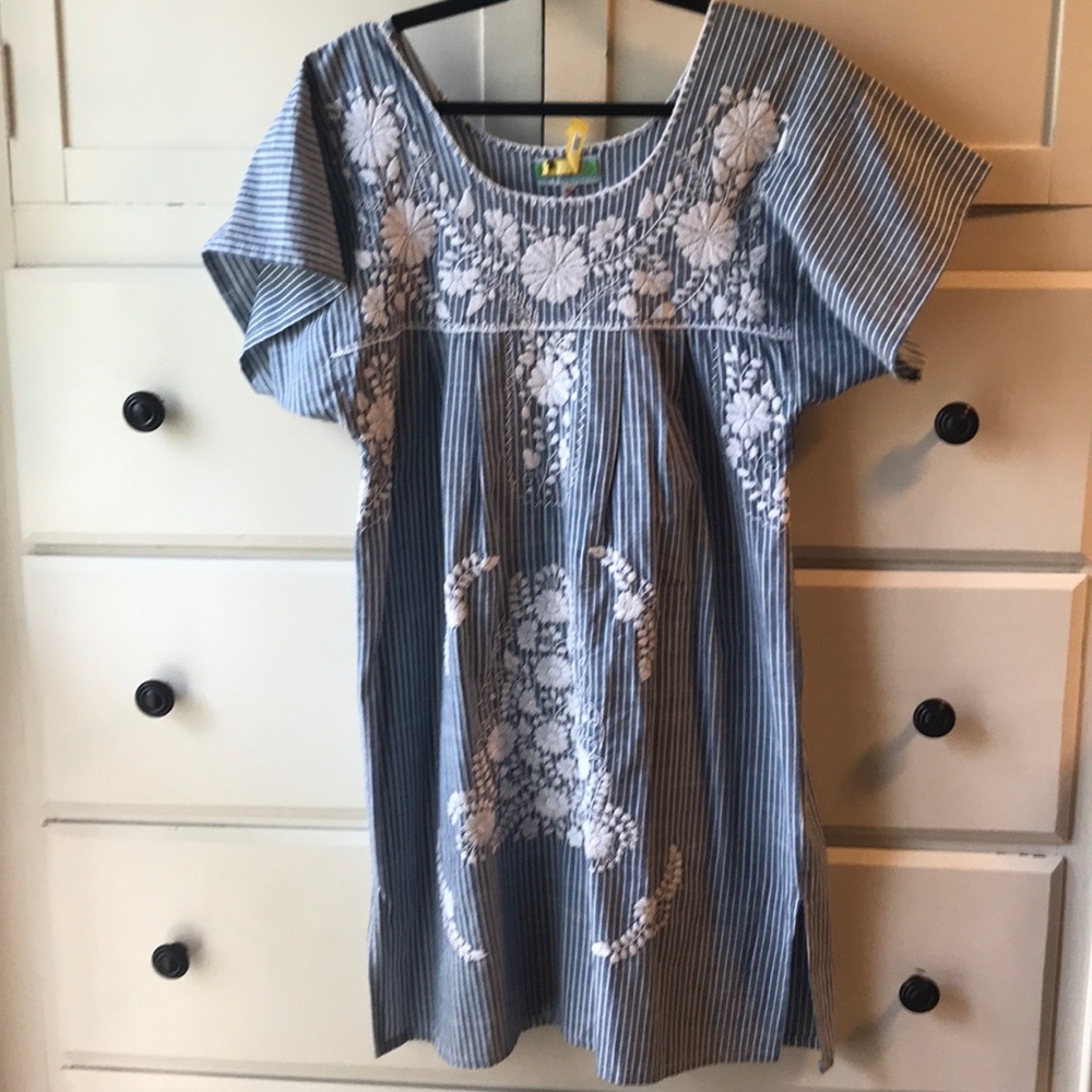 Nativa embroidered dress Size M
